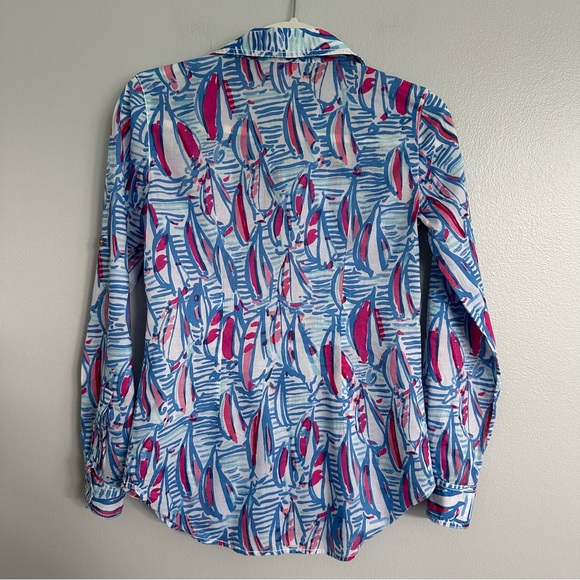 Lilly Pulitzer Cruiser Shirt in Resort White, Red Right Return - Picture 5 of 9